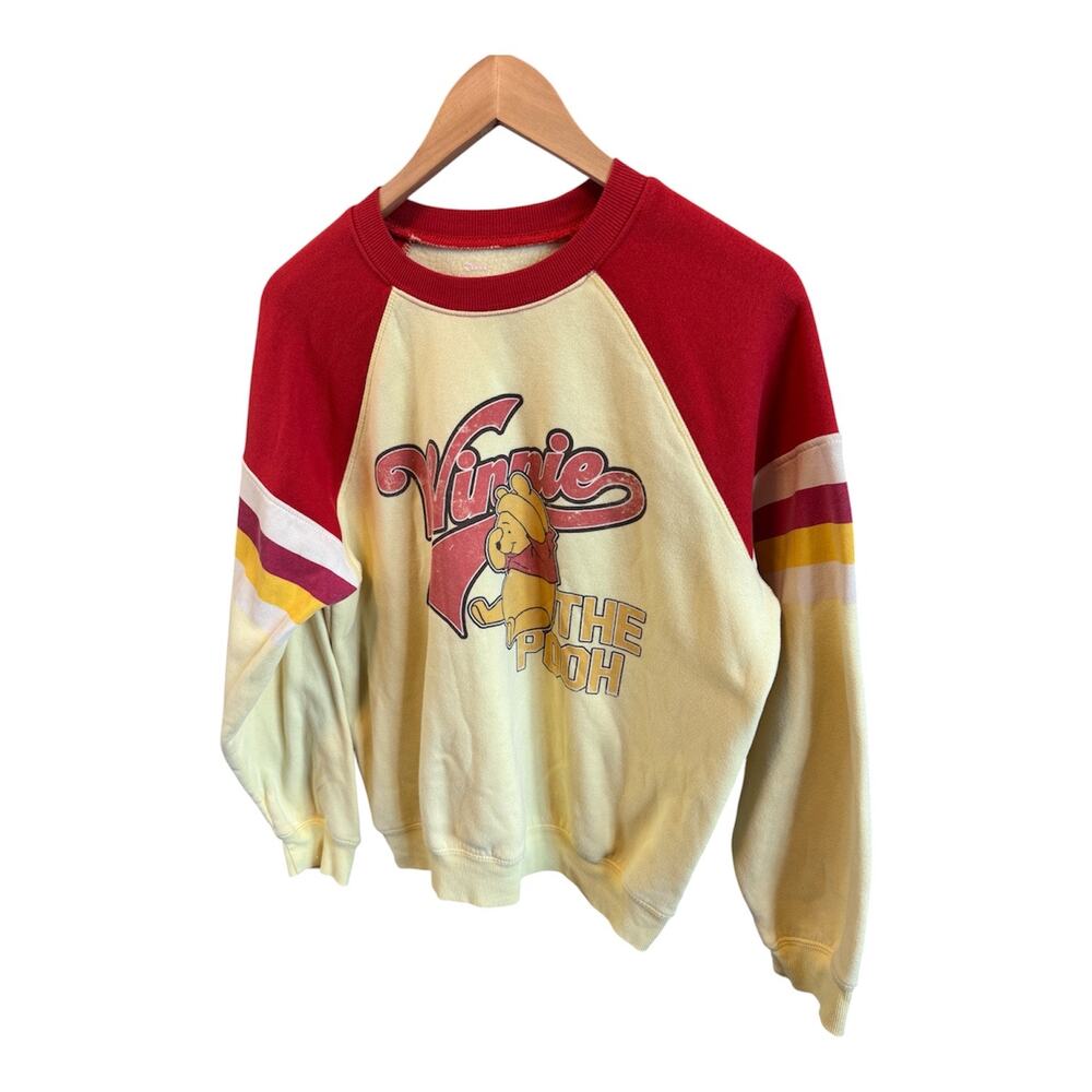 Winnie the Pooh Graphic Raglan Sweatshirt Size Medium Red Yellow Vintage Style